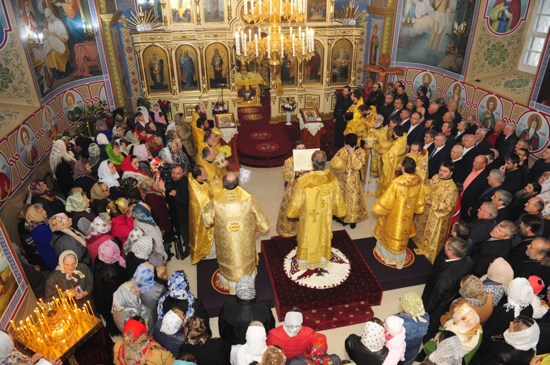 Sfintirea-bisericii-sf-Dumitru-57