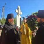 Aducerea moaștelor Sfântului Ierarh Nicolae (+345), făcătorul de minuni, din Mira Lichiei la Bari (1087).
